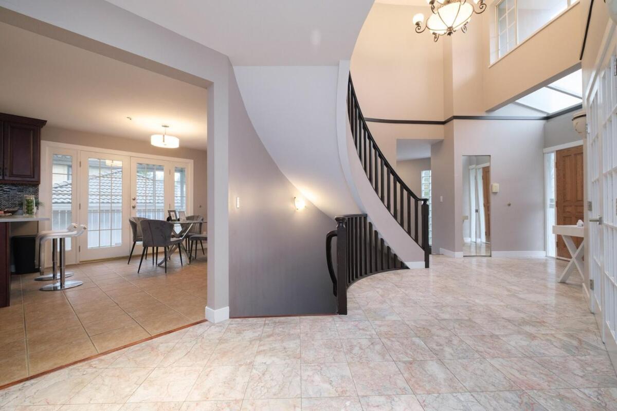 Spacious 4Br W Ensuites Mins To Downtown Yvr Ubc Vancouver Dış mekan fotoğraf