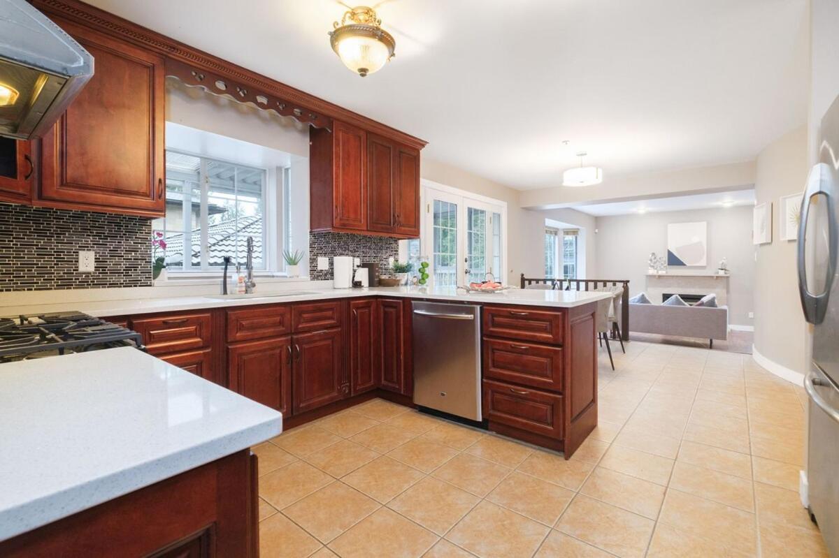 Spacious 4Br W Ensuites Mins To Downtown Yvr Ubc Vancouver Dış mekan fotoğraf