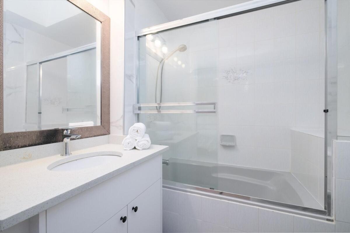 Spacious 4Br W Ensuites Mins To Downtown Yvr Ubc Vancouver Dış mekan fotoğraf