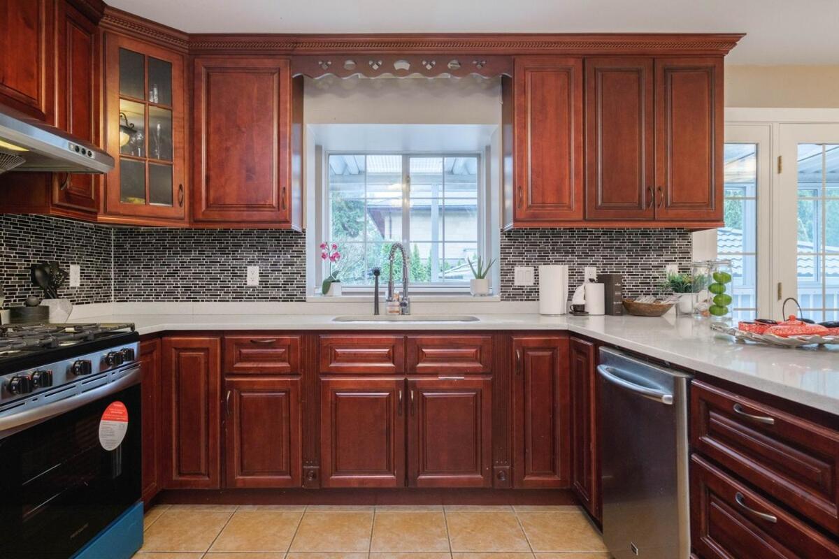Spacious 4Br W Ensuites Mins To Downtown Yvr Ubc Vancouver Dış mekan fotoğraf